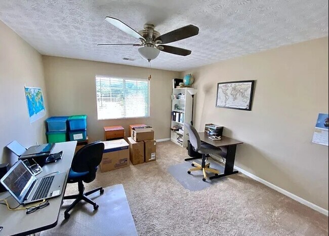 Foto del edificio - 7646 Shawnee Ln
