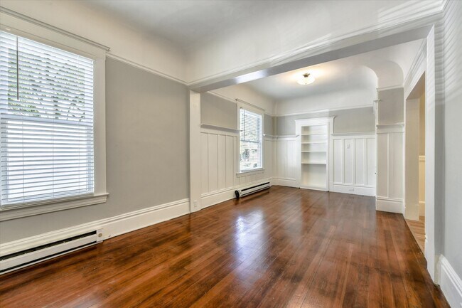 Building Photo - 103 Grattan St