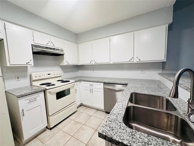 Building Photo - 3105 Windchase Blvd