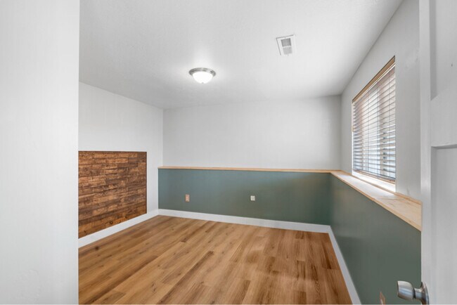 Foto del edificio - 1015 W 3000 N