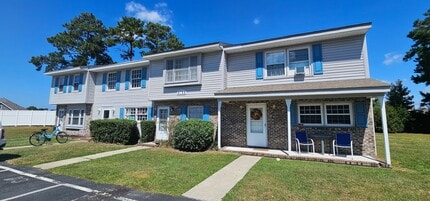 Building Photo - 1711 Fawn Vista Dr N