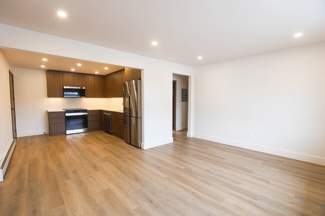 Building Photo - Admiral Apartments