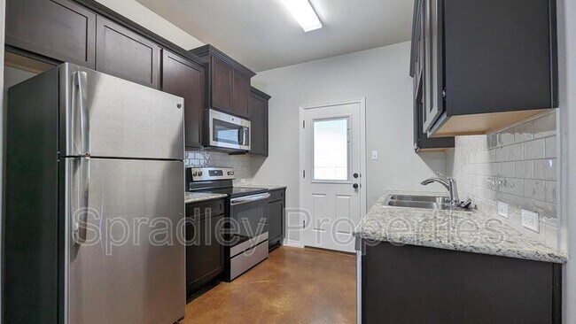 Foto del edificio - 202B Juniper Dr