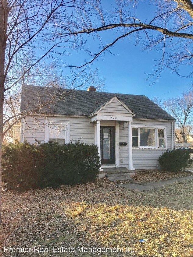Primary Photo - 2 br, 1 bath House - 2000 S Ash Ave