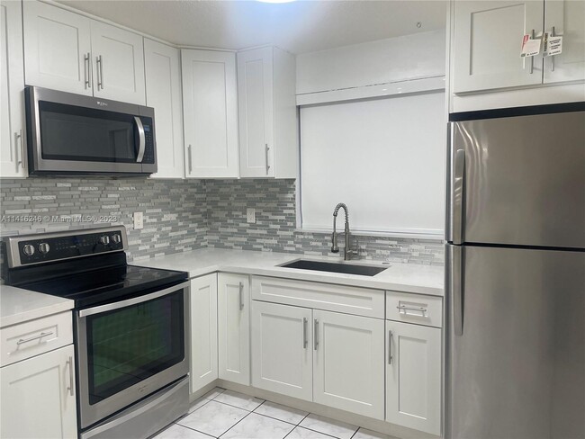 Building Photo - 2740 W 63rd St