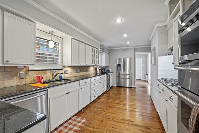 Building Photo - 7065 Freemont St