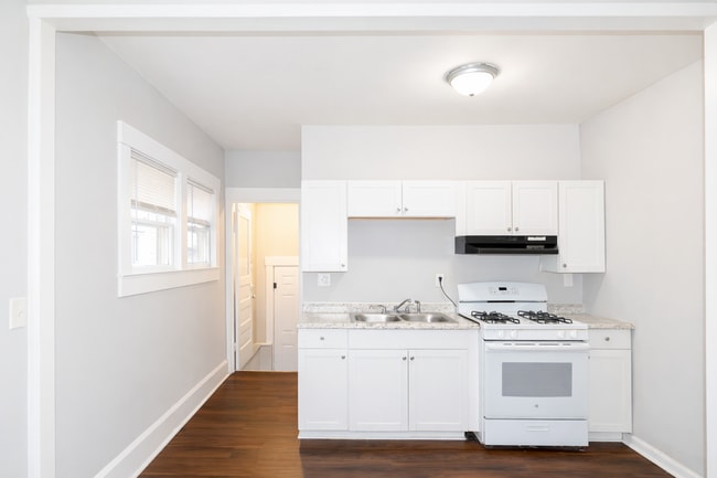 Building Photo - Bright & Remodeled 3-Bedroom Home with Basement and Washer/Dryer Hookup