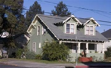 Building Photo - 305 Coombs