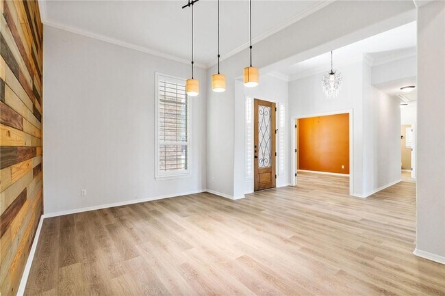 Foto del edificio - 4708 Mont Blanc Dr