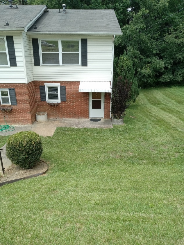 Building Photo - 1742 Elbert Dr