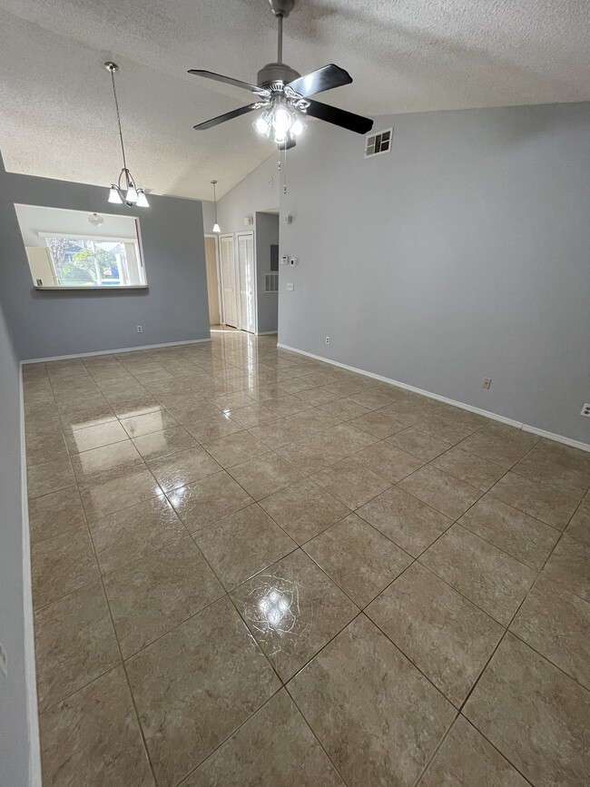 Building Photo - 841 Pebble Creek Cir