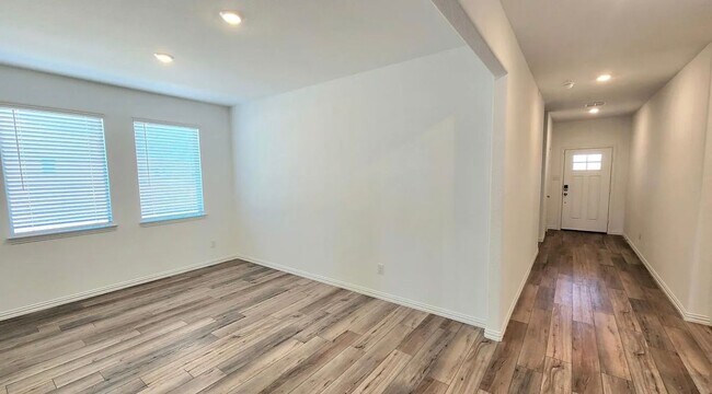 Building Photo - 1000 Chip St