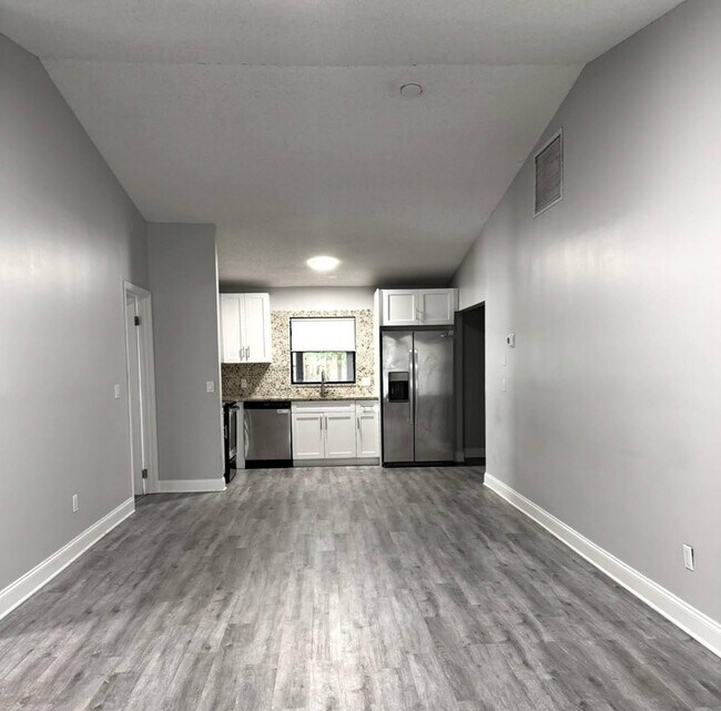 Foto del edificio - 14587 Wood Pine Dr