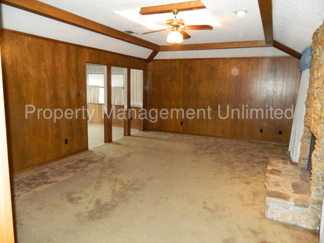 Building Photo - 1104 Gracelane Dr