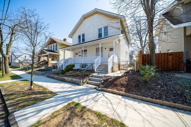 Building Photo - 73-75 E. Markison Avenue