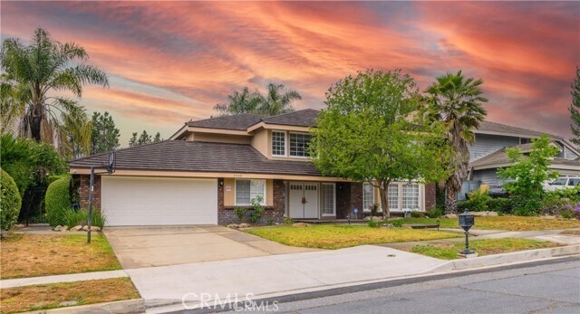Primary Photo - 1749 Redwood Way