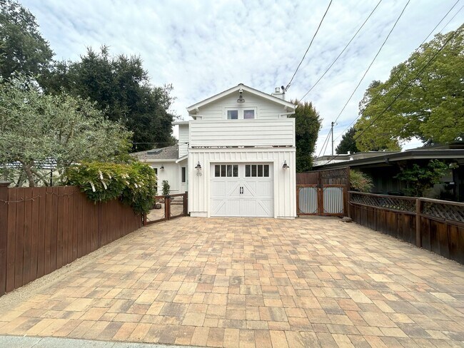 Building Photo - Charming 4-Bedroom Home with ADU near Stan...