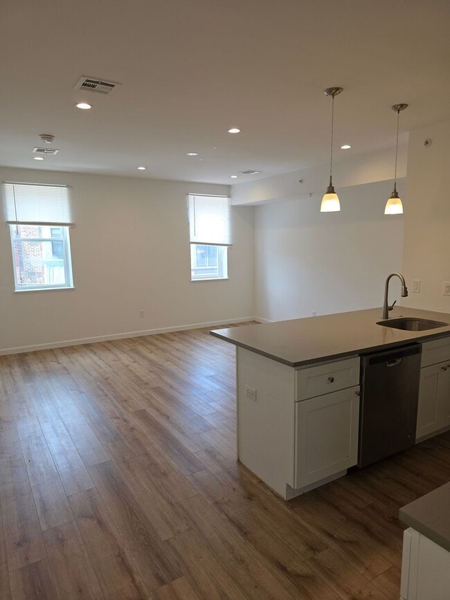Photo - 737 S 4th St Apartment