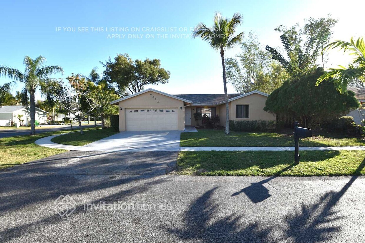 Foto principal - 9222 NW 53rd Ct