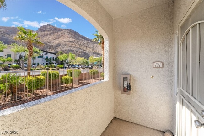 Building Photo - 3325 Cactus Shadow St