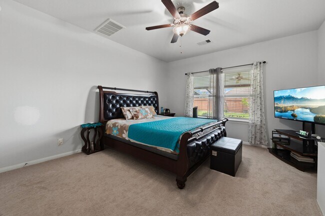 Foto del edificio - 8831 W Cres Lake Cir