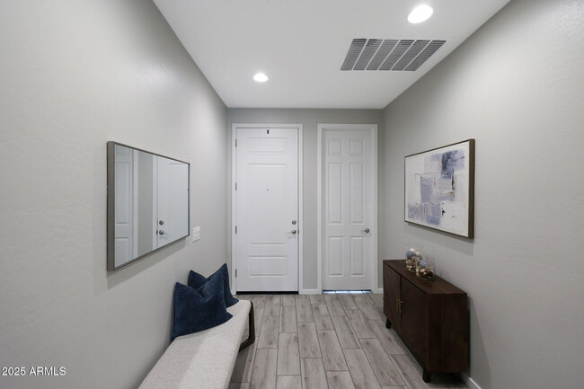 Foto del edificio - 738 W Kingman Dr
