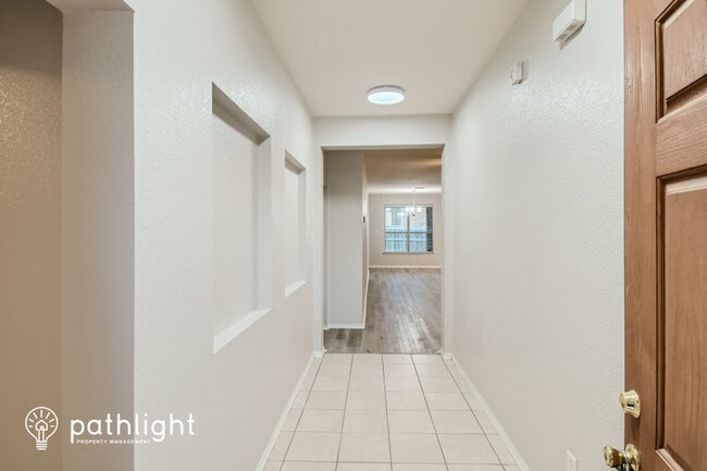 Building Photo - 7101 Crenshaw Dr