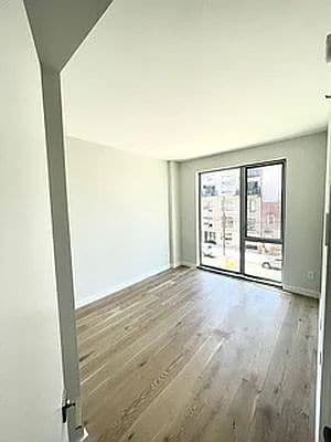 Building Photo - "Charming 1-Bed Oasis in the Heart of Astoria – Your Perfect Urban Retreat!"