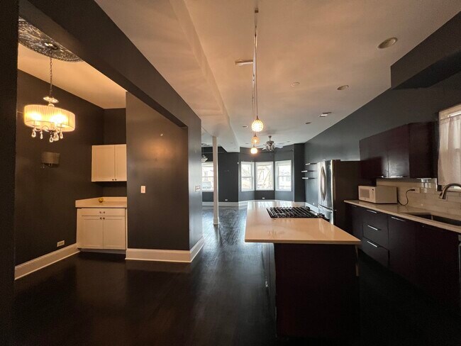 Foto del edificio - 1656 N Richmond St