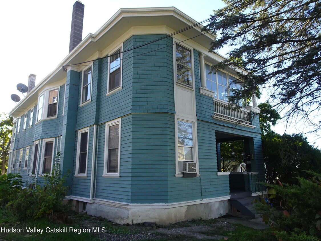 Foto principal - 823-825-825 Columbia St