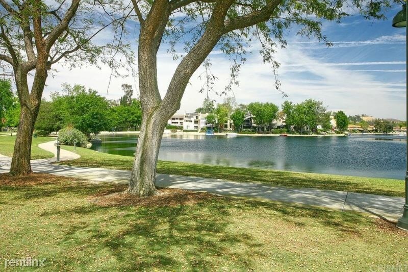 Building Photo - 4722 Park Granada
