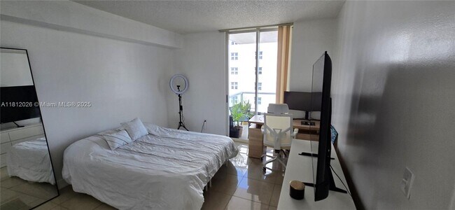 Foto del edificio - 5077 NW 7th St