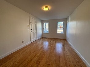 Building Photo - 205 D St