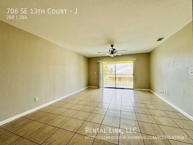 Foto del edificio - 706 SE 13th Ct