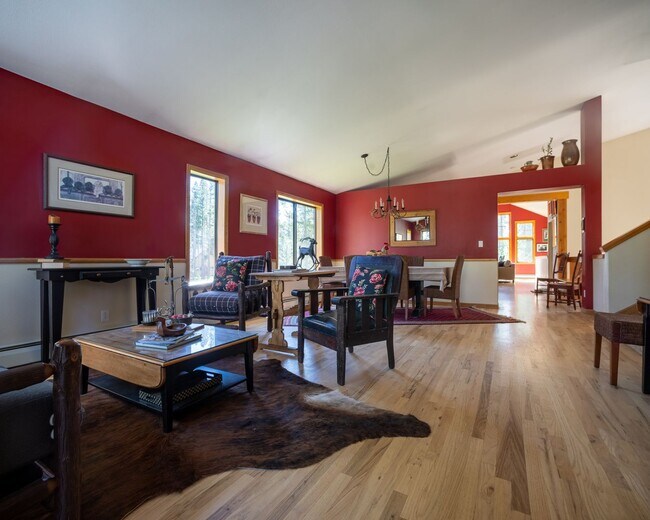 Building Photo - Extended Winter rental-Flexible lease term...