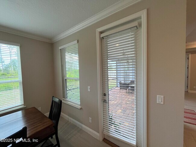 Foto del edificio - 211 Diamondback Ave