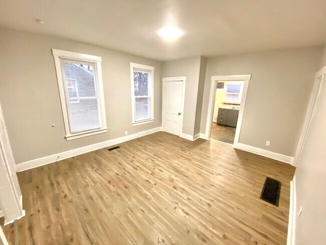 Building Photo - Newly Remodeled Single Family in Middletow...