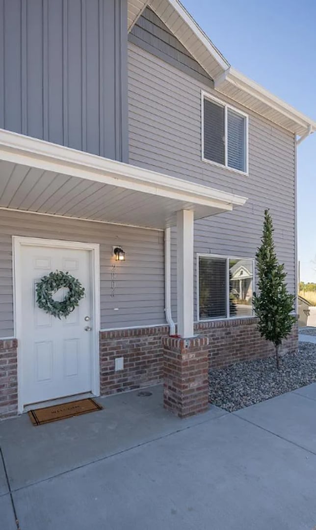 Building Photo - 2015 Lawrence Ln