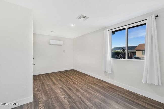 Building Photo - Nice 2 bedroom 2 bath in Chandler!