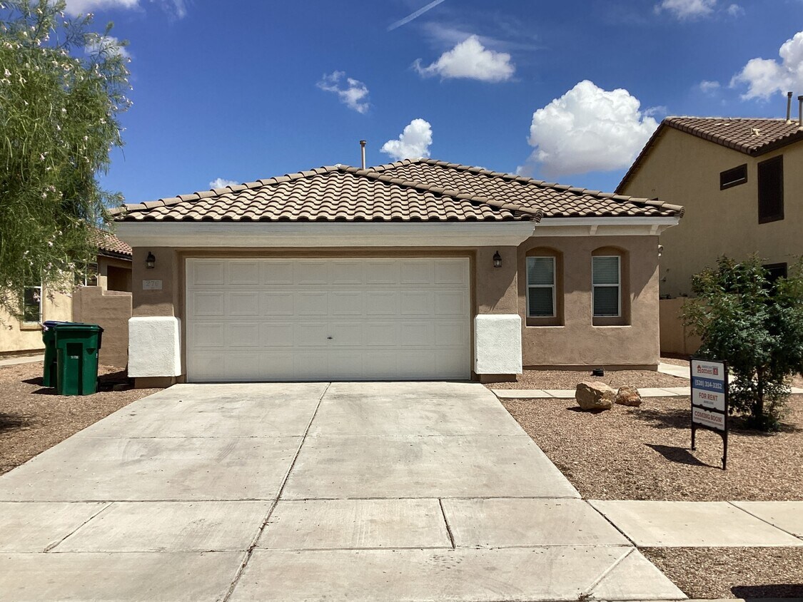 276 W Calle La Bolita House Rental in Sahuarita, AZ