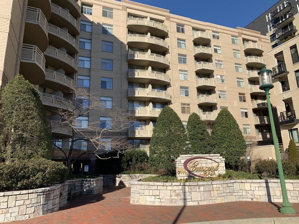 Foto principal - 7111 Woodmont Ave