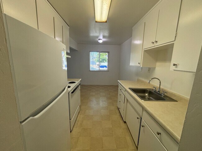 Foto del edificio - 1708 Ross Cir
