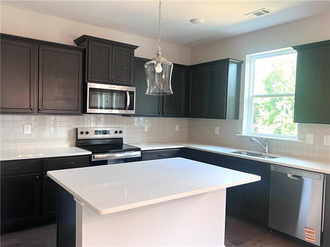 Building Photo - 4395 Easter Lily Ave