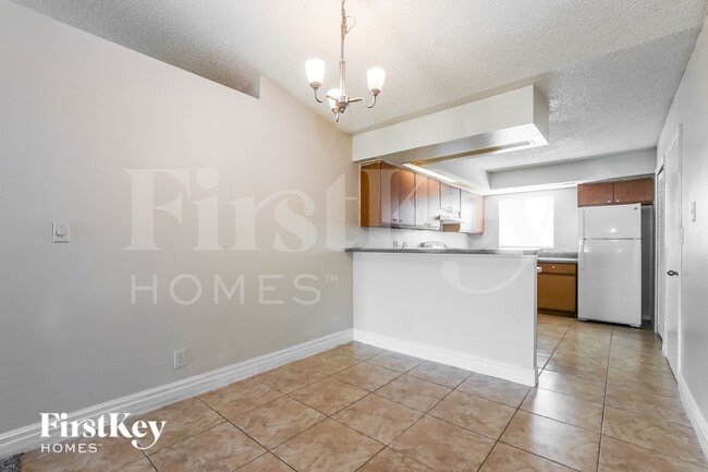 Foto del edificio - 1051 Shepherd Ave