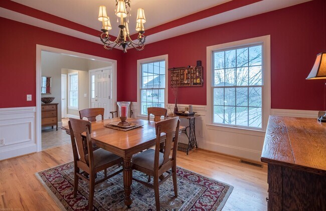 Foto del edificio - 2229 Birchleaf Ln