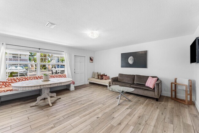 Building Photo - 5505 N Ocean Blvd