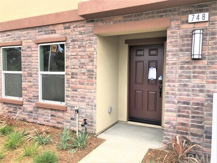 Building Photo - 748 E Grace Ave