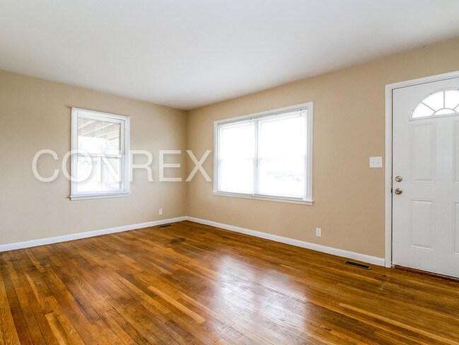 Building Photo - Beautiful Cape Cod Home