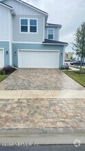 Building Photo - 18 Fieldfare Ln