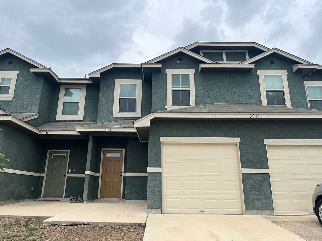 Foto principal - 6011 Karly Way